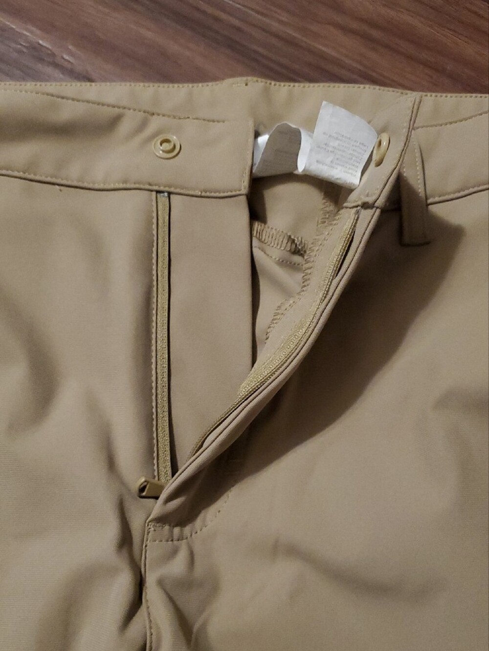 Fabletics Men's Chino Pants in Khaki Tan Zippered Pockets - Picture 4 of 10